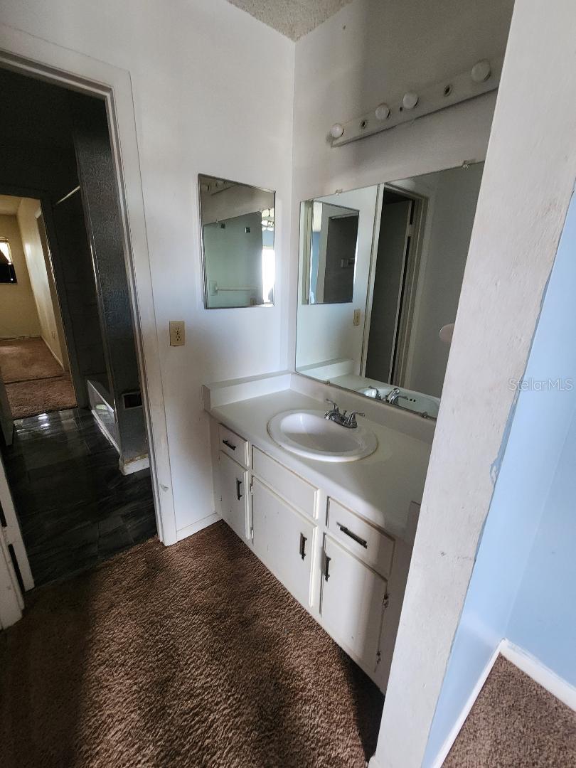 Full bathroom upstairs.