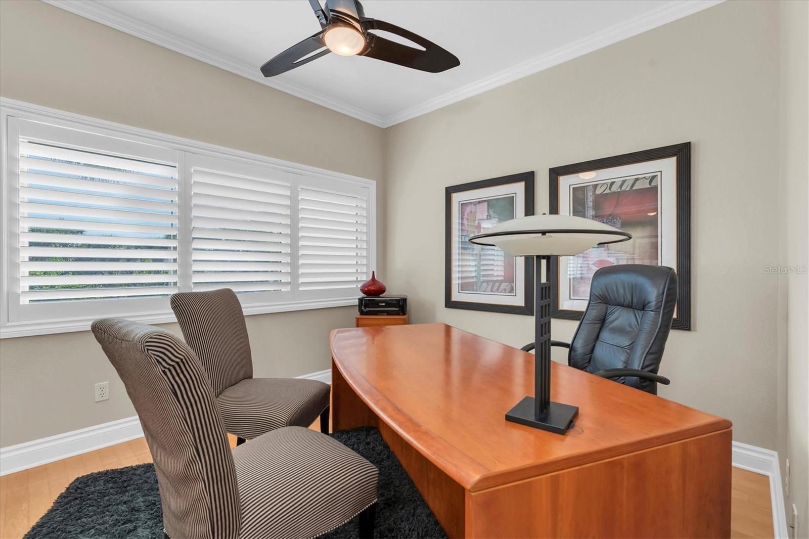 Office/Den/ bedroom *does have a closet!