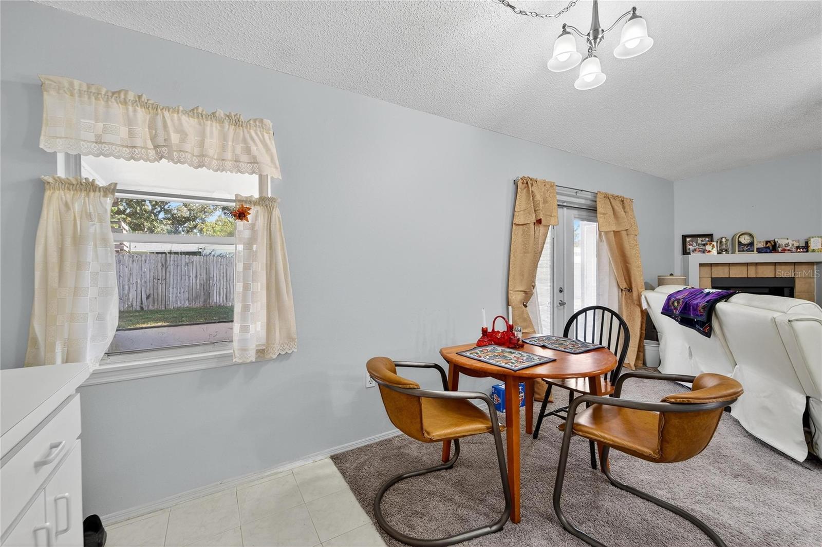 Dinette at 204 Sugar Creek Dr, Plant City