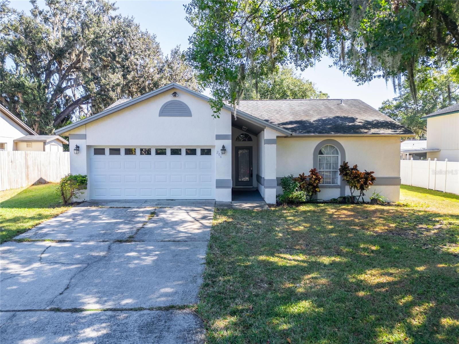 Exterior at 204 Sugar Creek Dr, Plant City