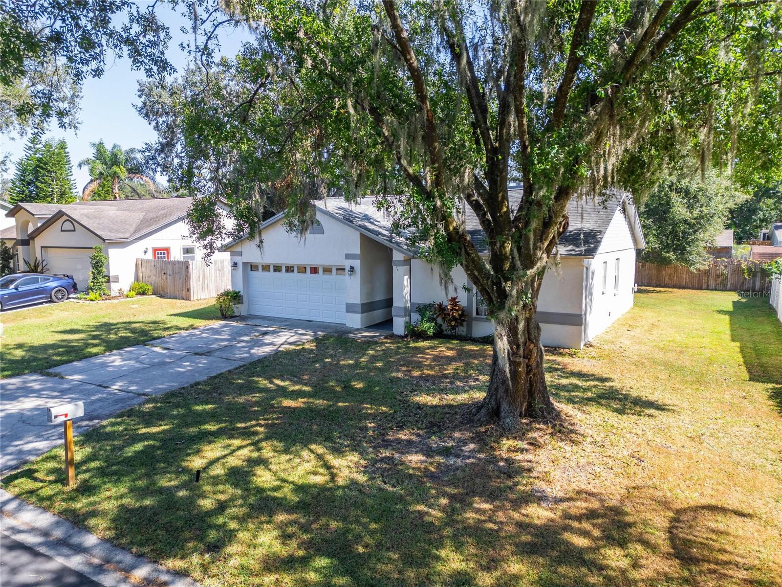 Exterior at 204 Sugar Creek Dr, Plant City