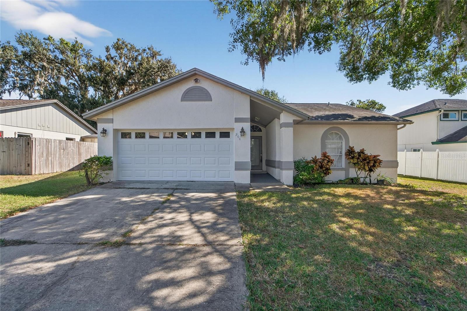 Exterior at 204 Sugar Creek Dr, Plant City