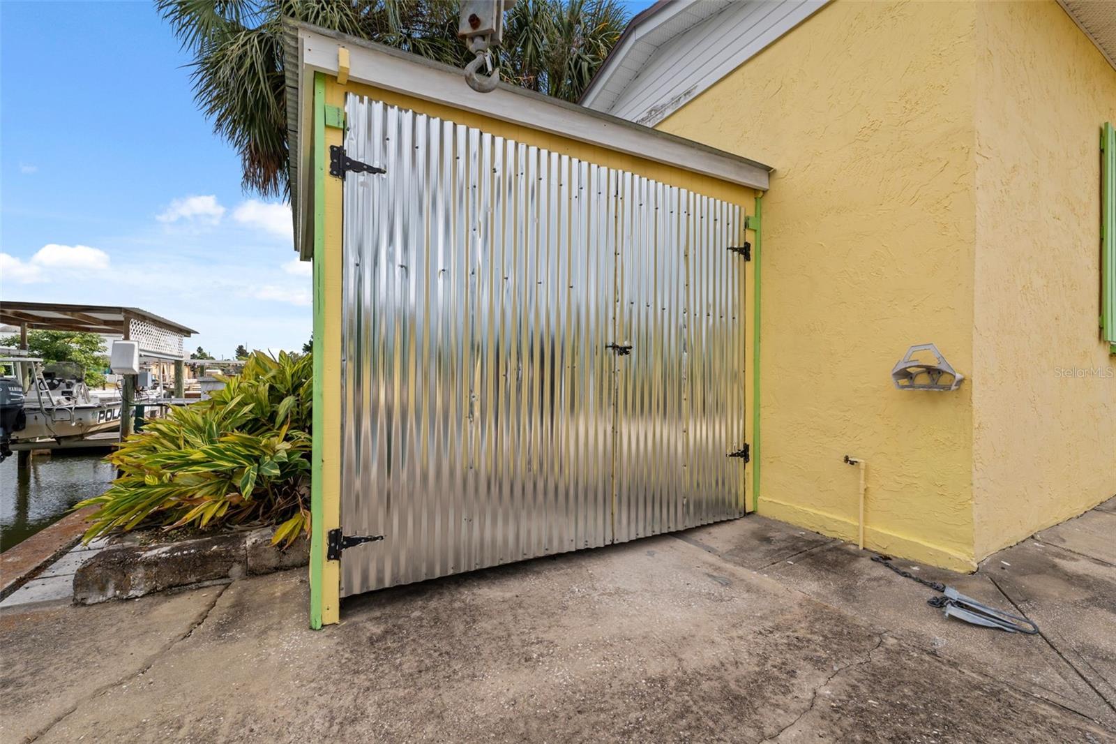 extra storage in back of garage