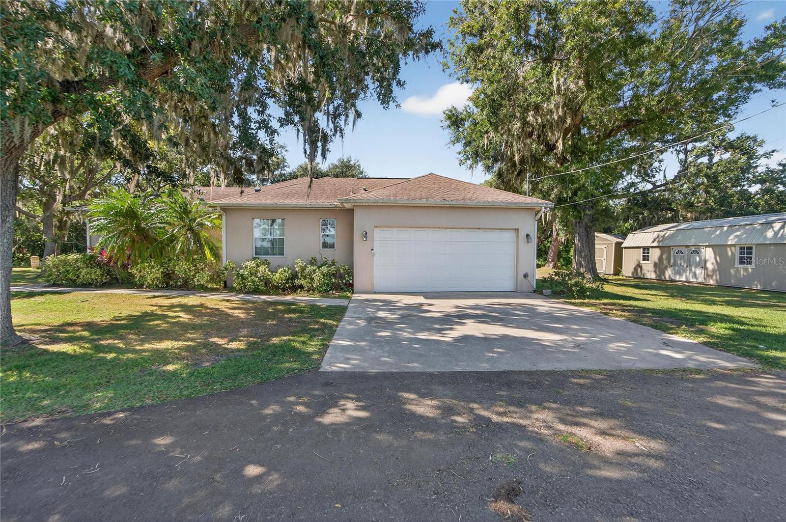 Garage at 332 Holloway Rd, Plant City