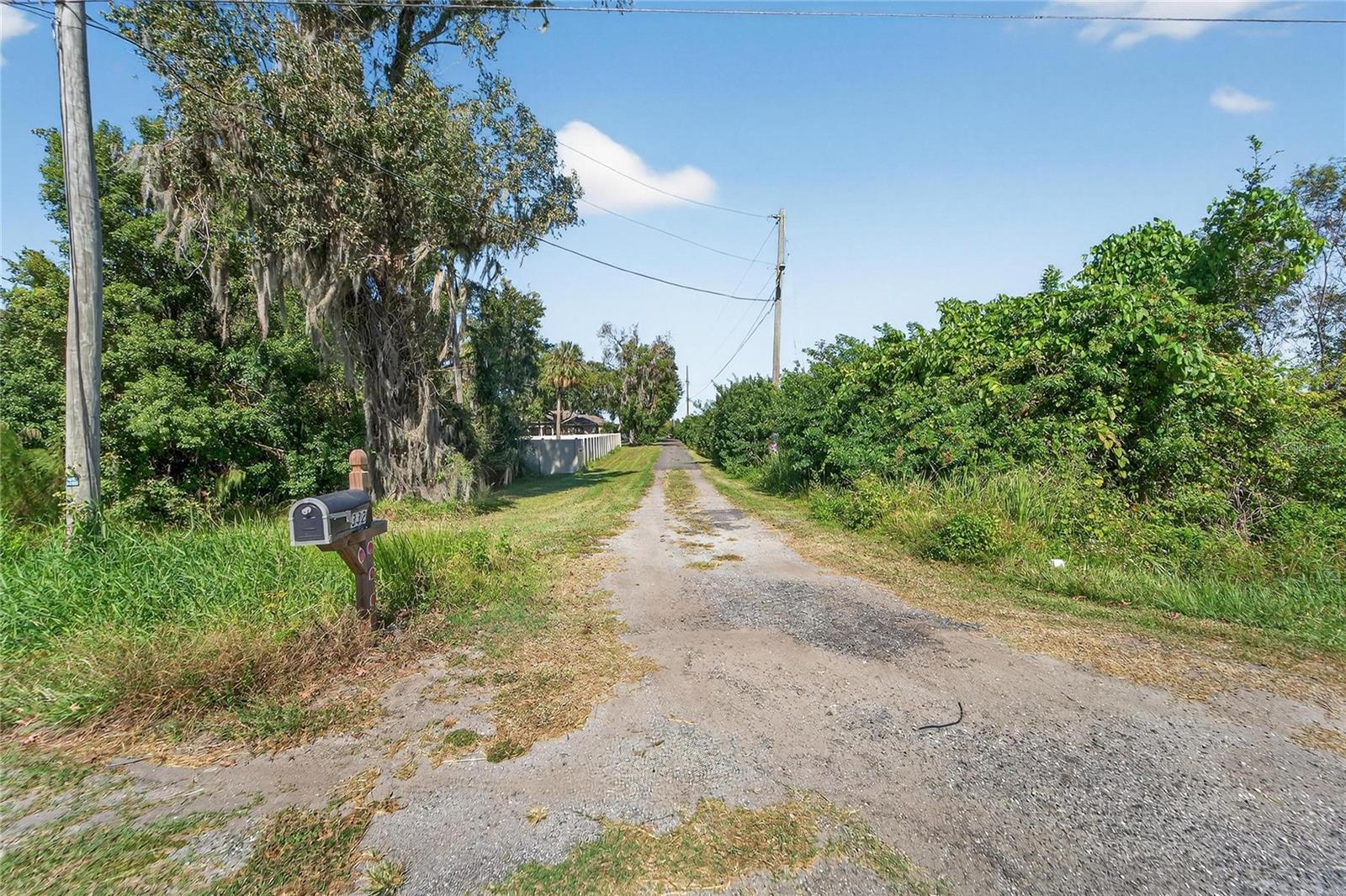 Driveway at 332 Holloway Rd, Plant City