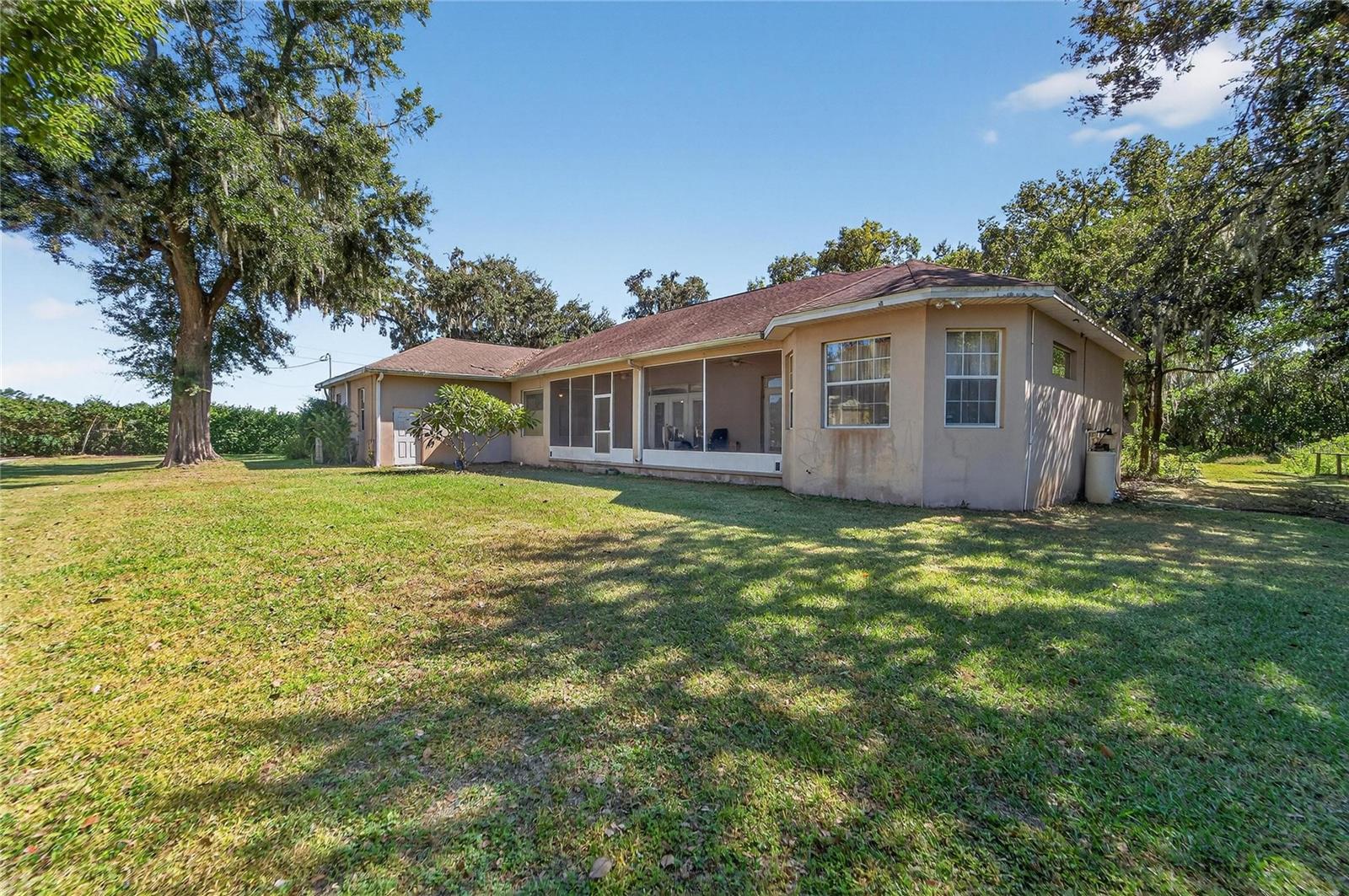 Rear at 332 Holloway Rd, Plant City