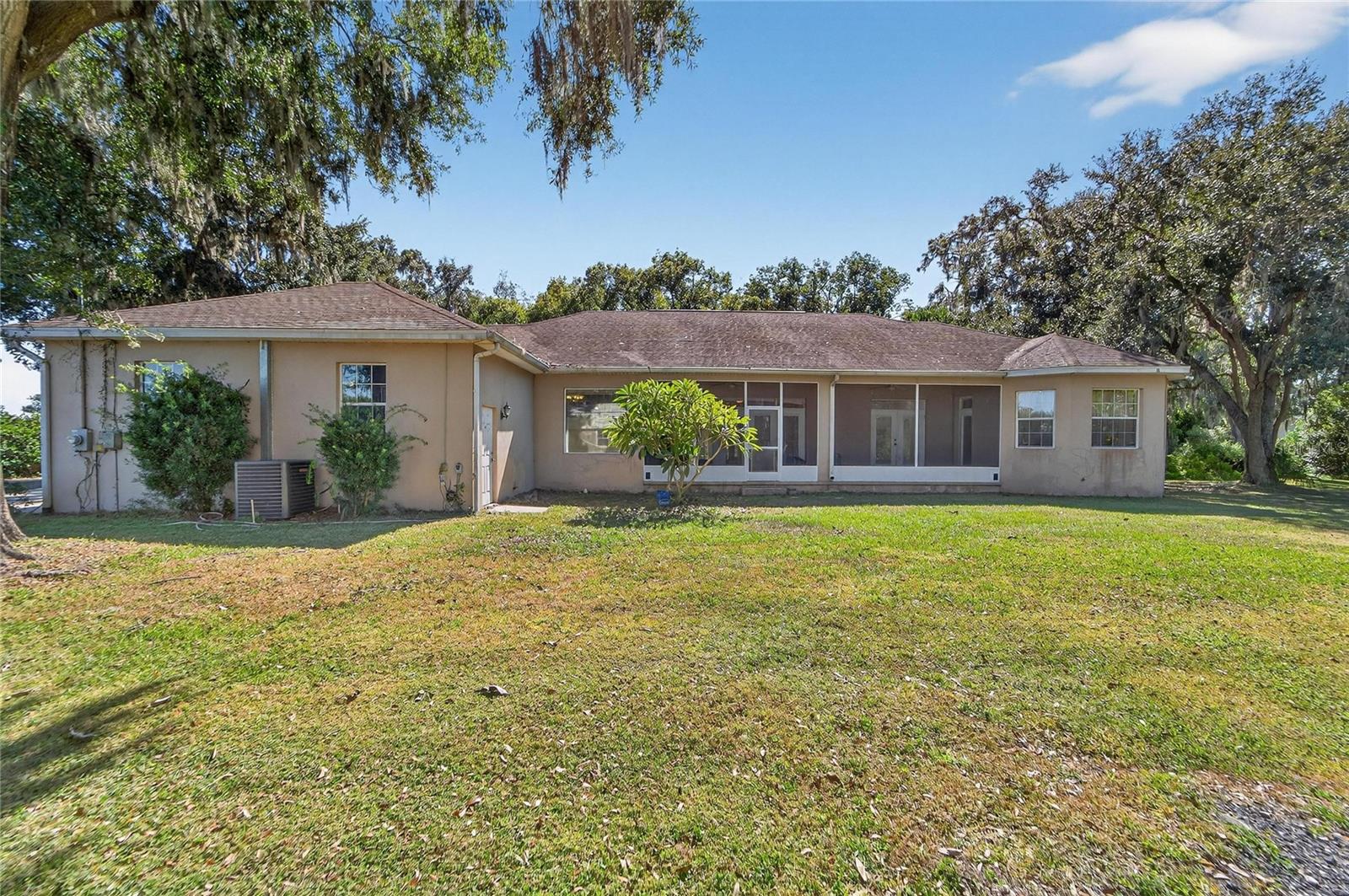 Rear at 332 Holloway Rd, Plant City