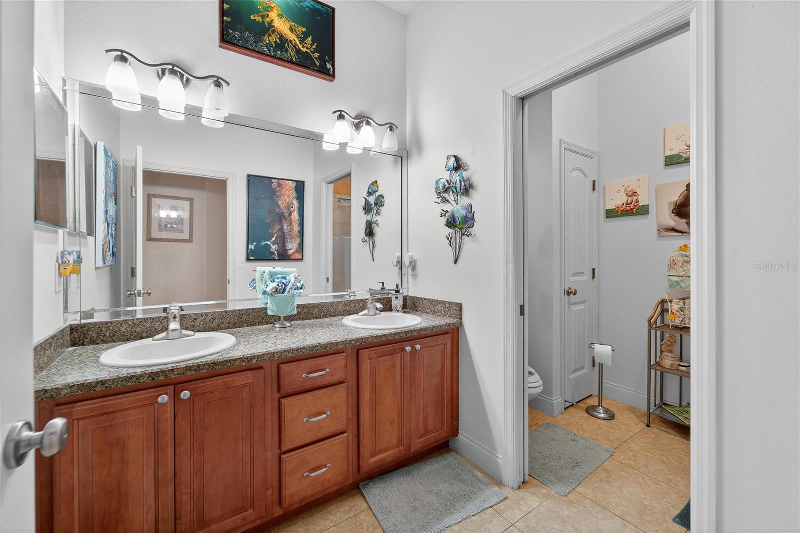 Guest bath at 332 Holloway Rd, Plant City