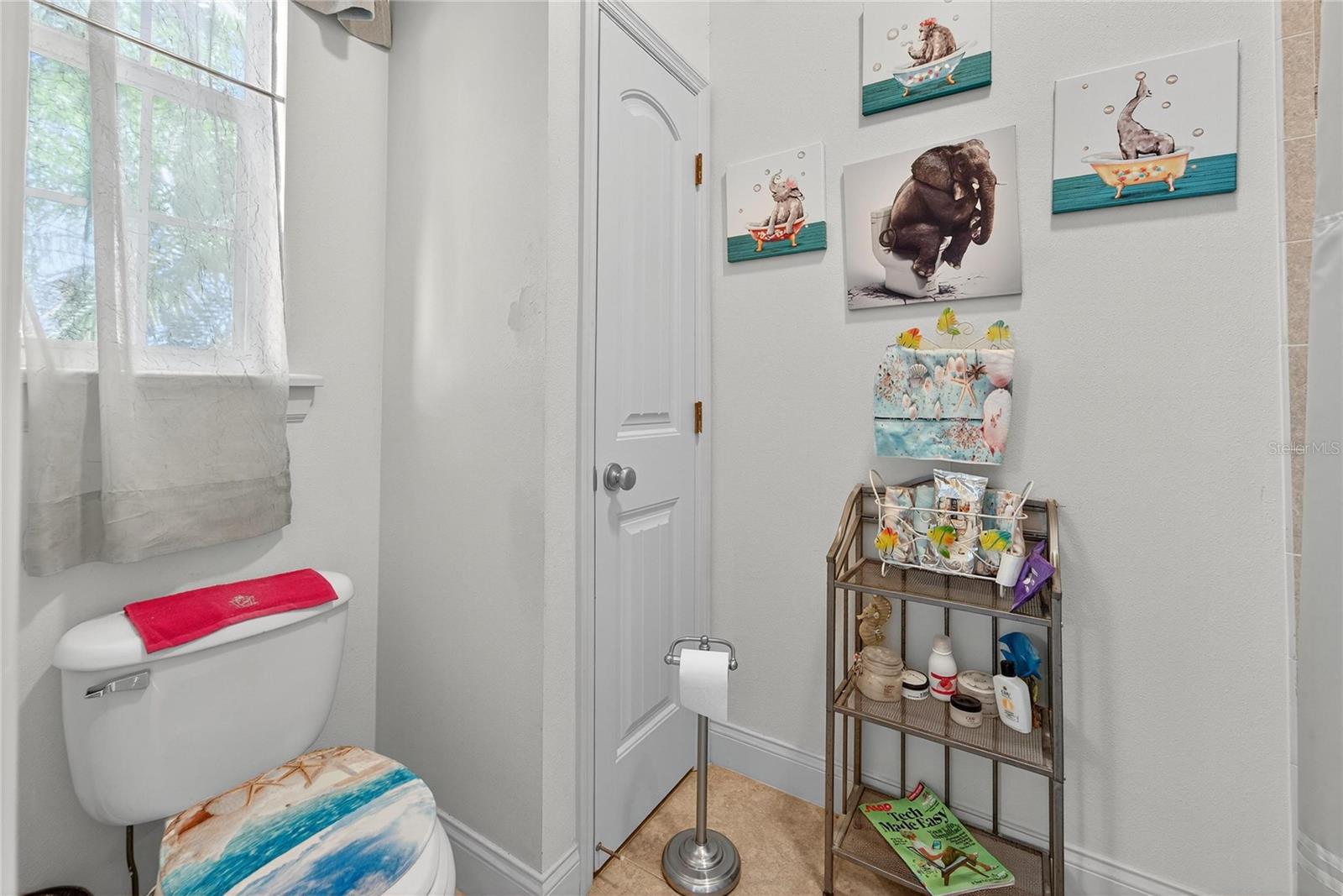 Guest bath at 332 Holloway Rd, Plant City