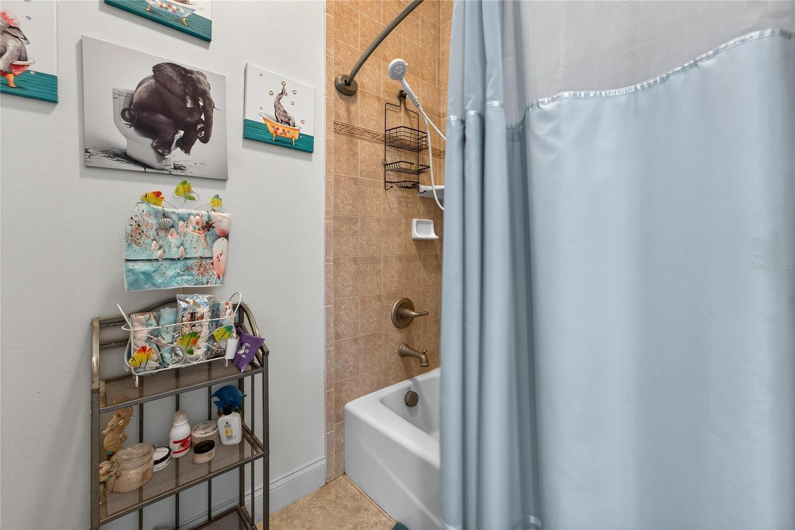 Guest bath at 332 Holloway Rd, Plant City