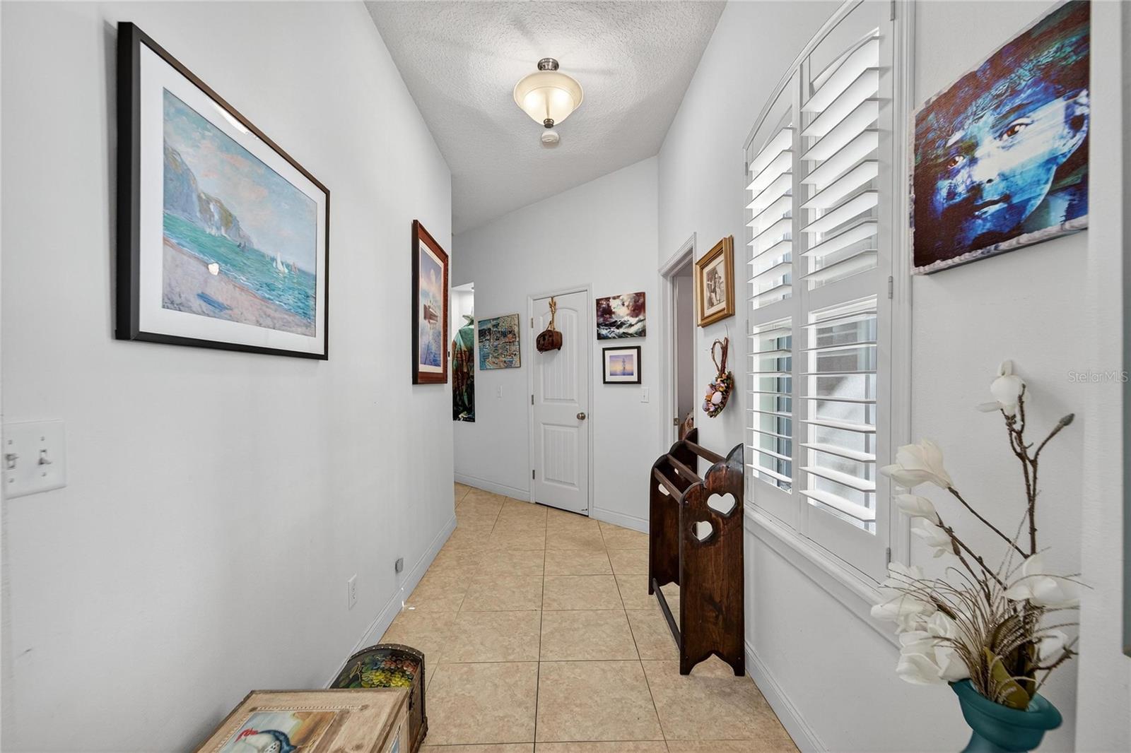 Right Hallway at 332 Holloway Rd, Plant City