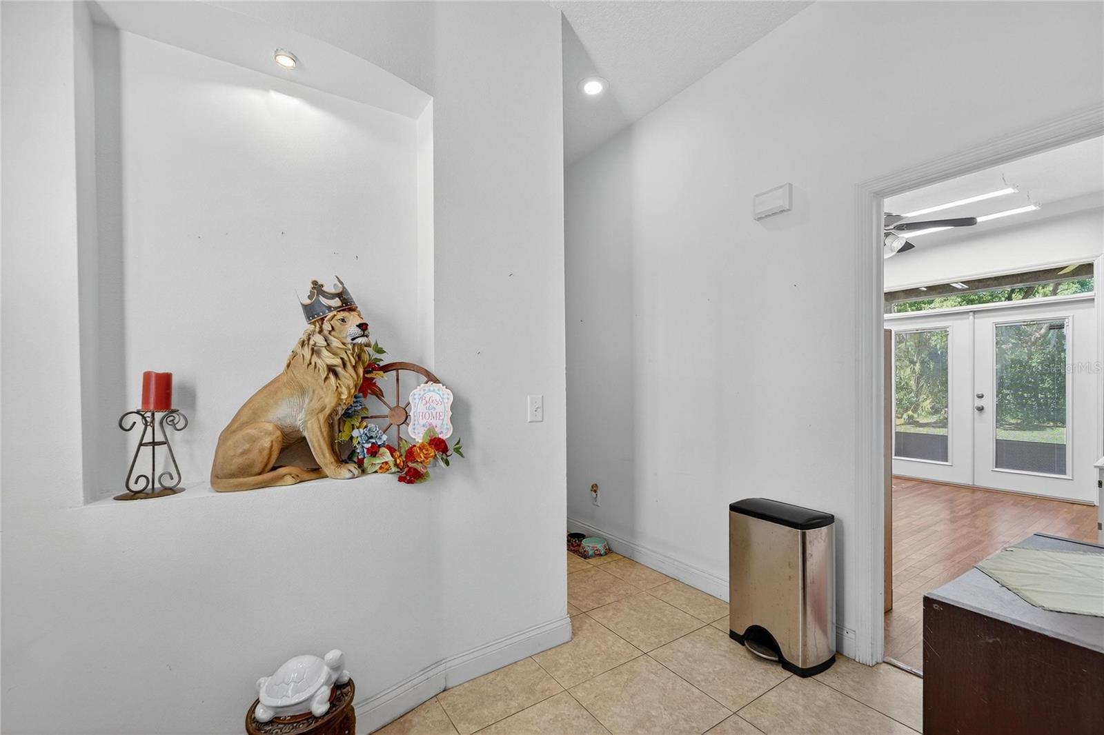 Left Hallway at 332 Holloway Rd, Plant City