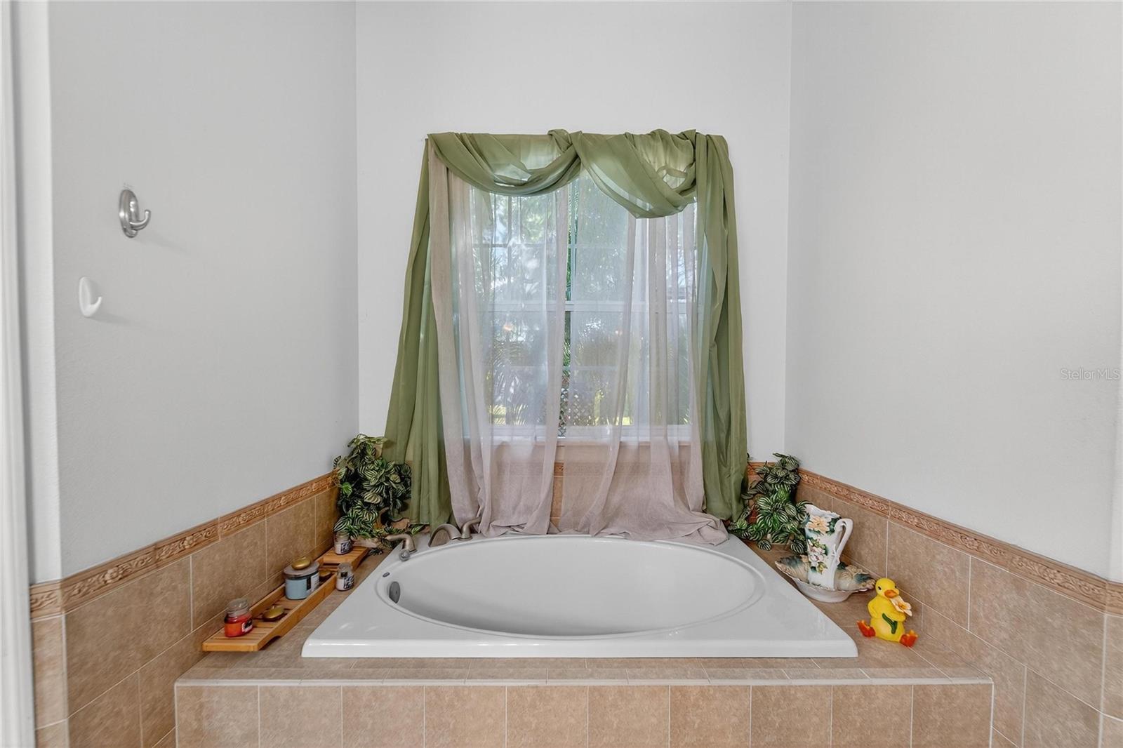 Master bath at 332 Holloway Rd, Plant City