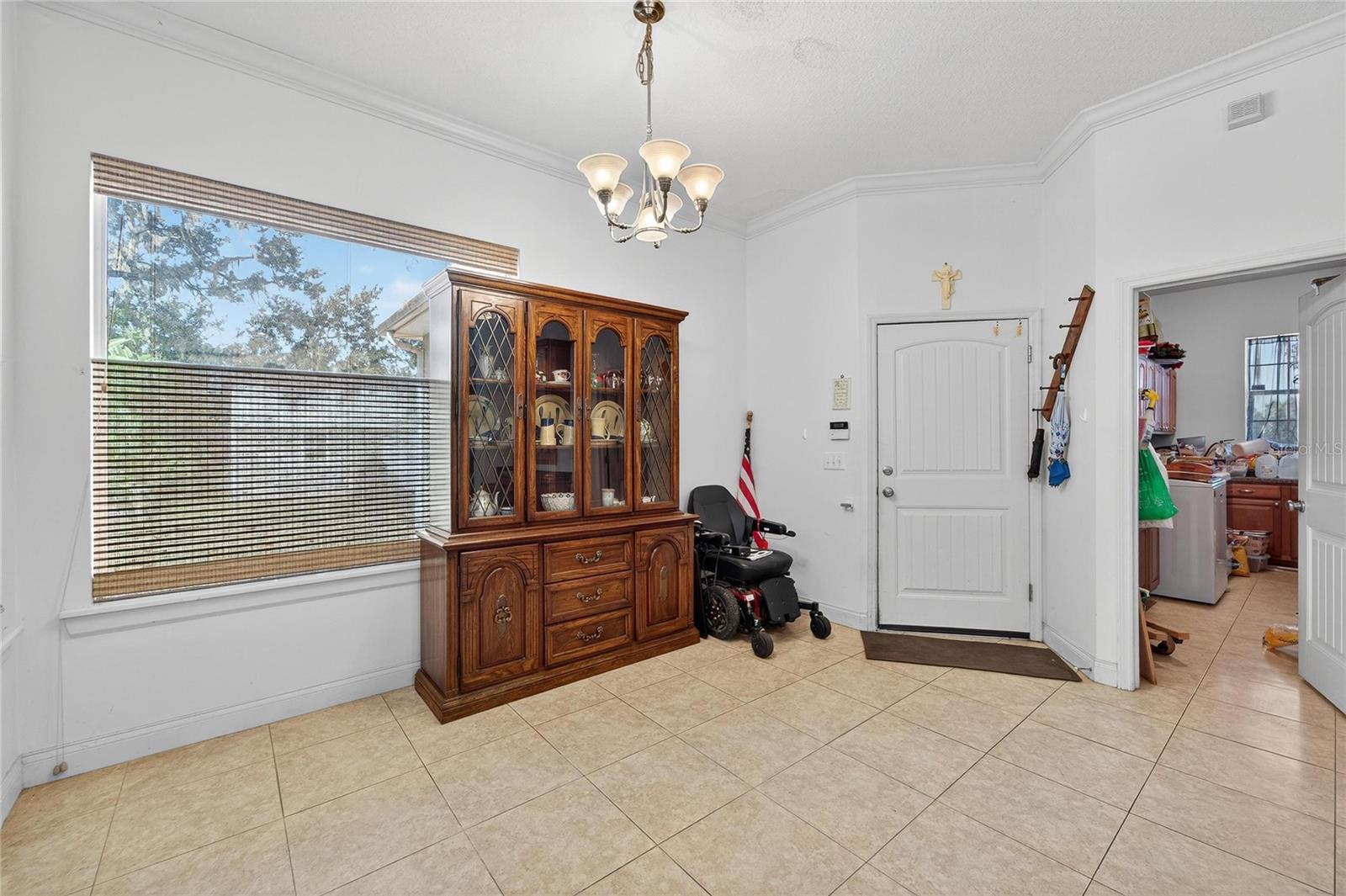 Dining at 332 Holloway Rd, Plant City