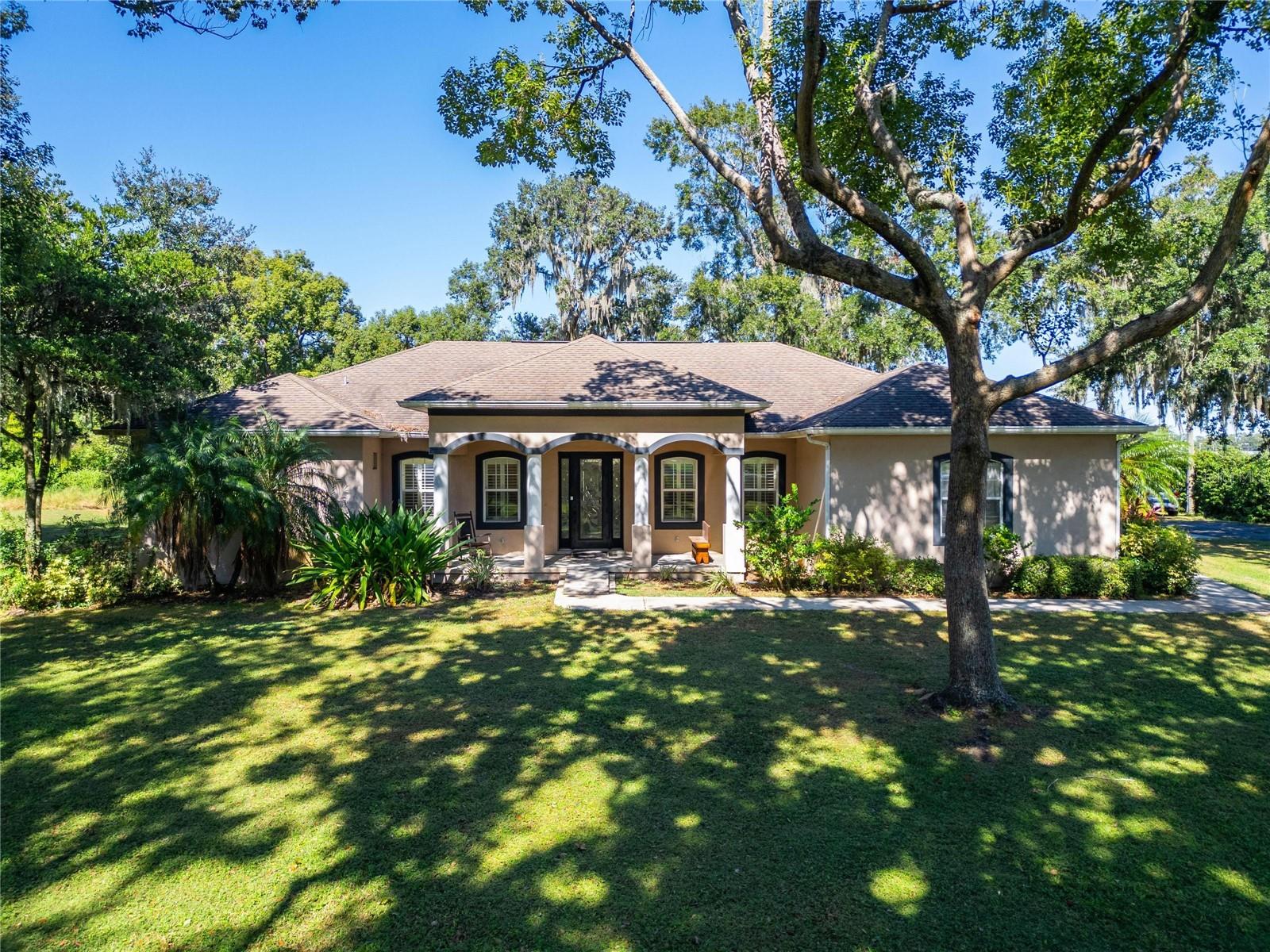 Front exterior at 332 Holloway Rd, Plant City