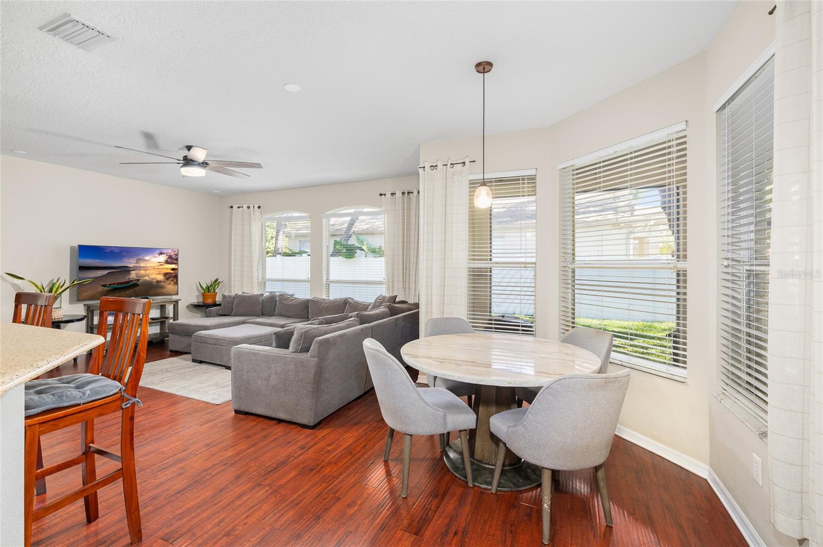 Kitchen | Living Room |Dinette area combined