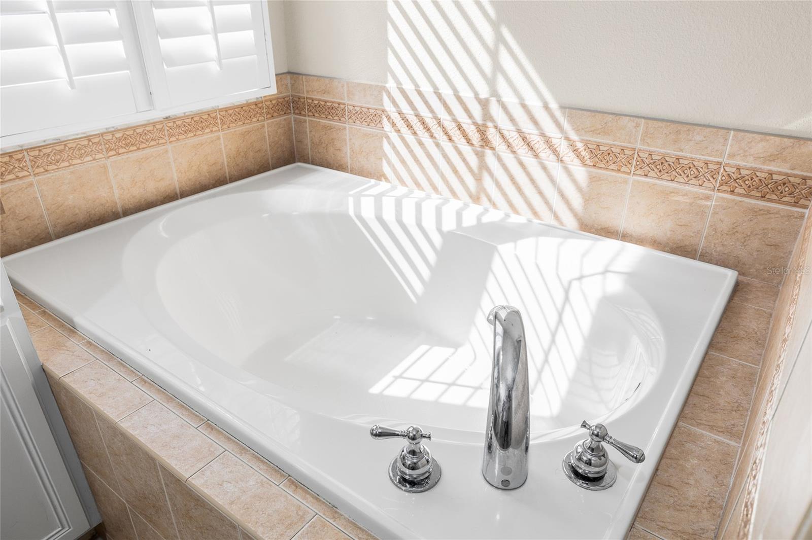 Primary Ensuite- Garden Tub