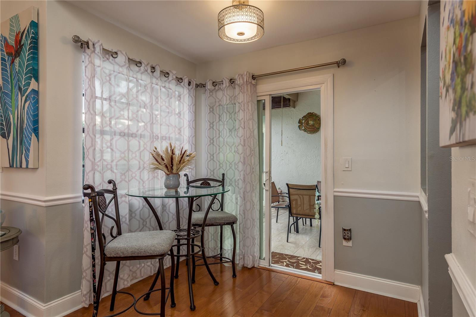 Dinette- With closed drapes