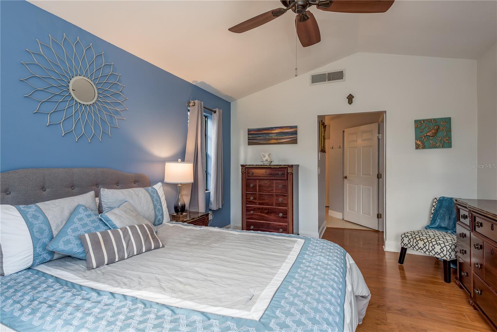 Huge Primary bedroom to ensuite bathroom