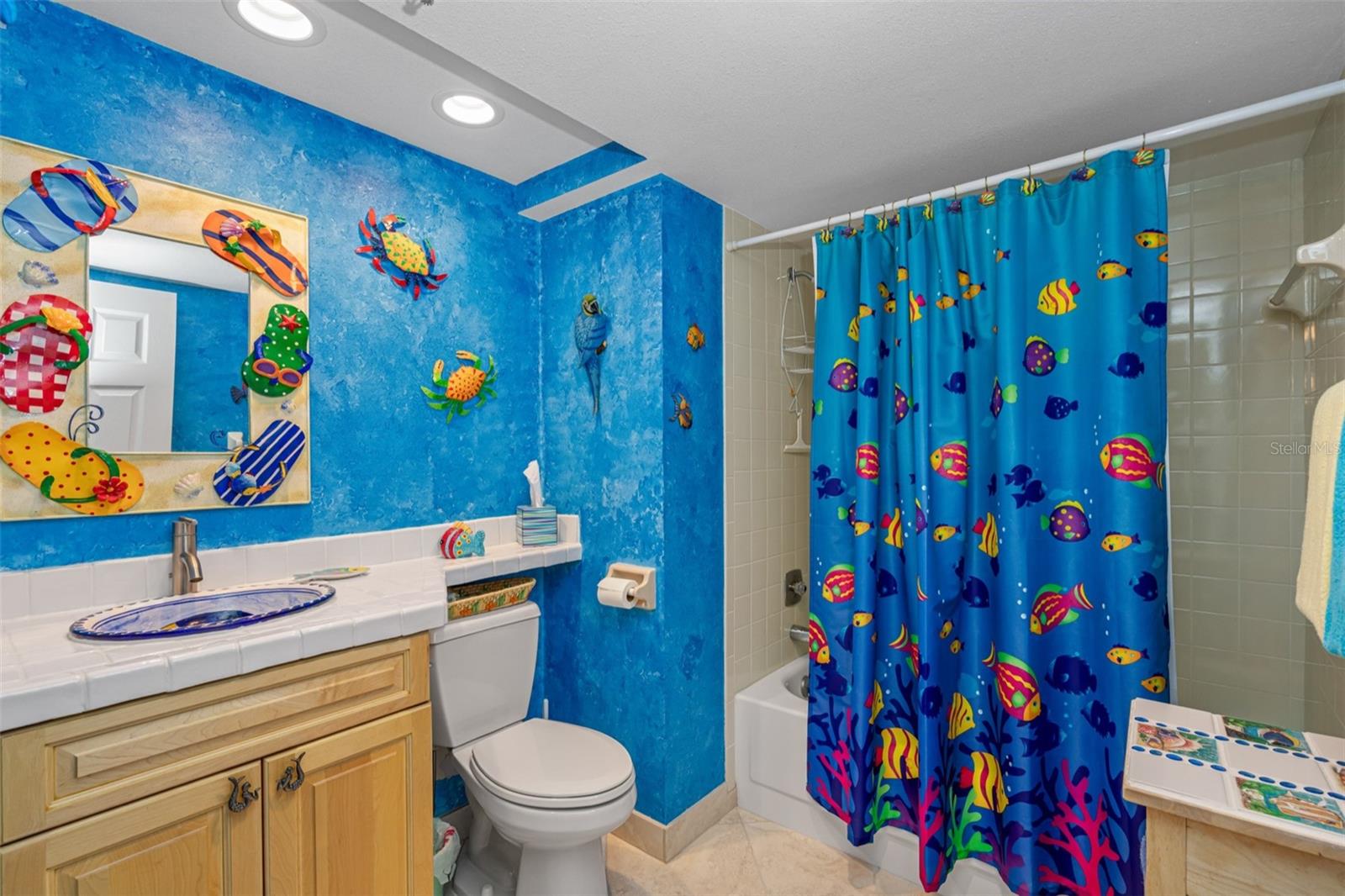... Guest or Common Bathroom 7 x 9.. Tub with Shower.. Welcome to The Beach..