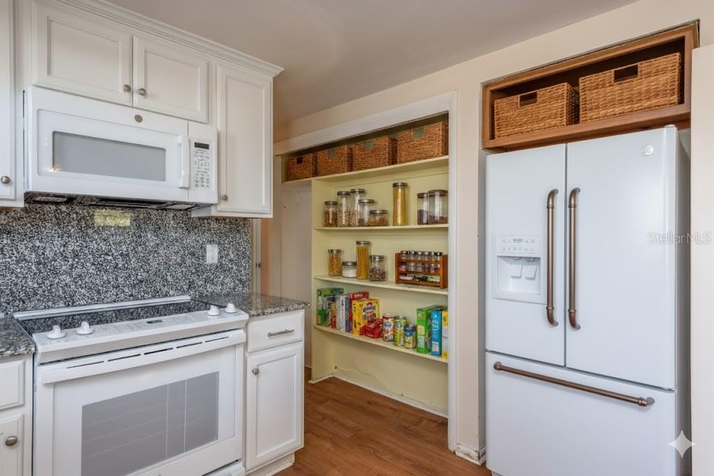 Virtual Kitchen pantry shelves with updated virtual fridge!