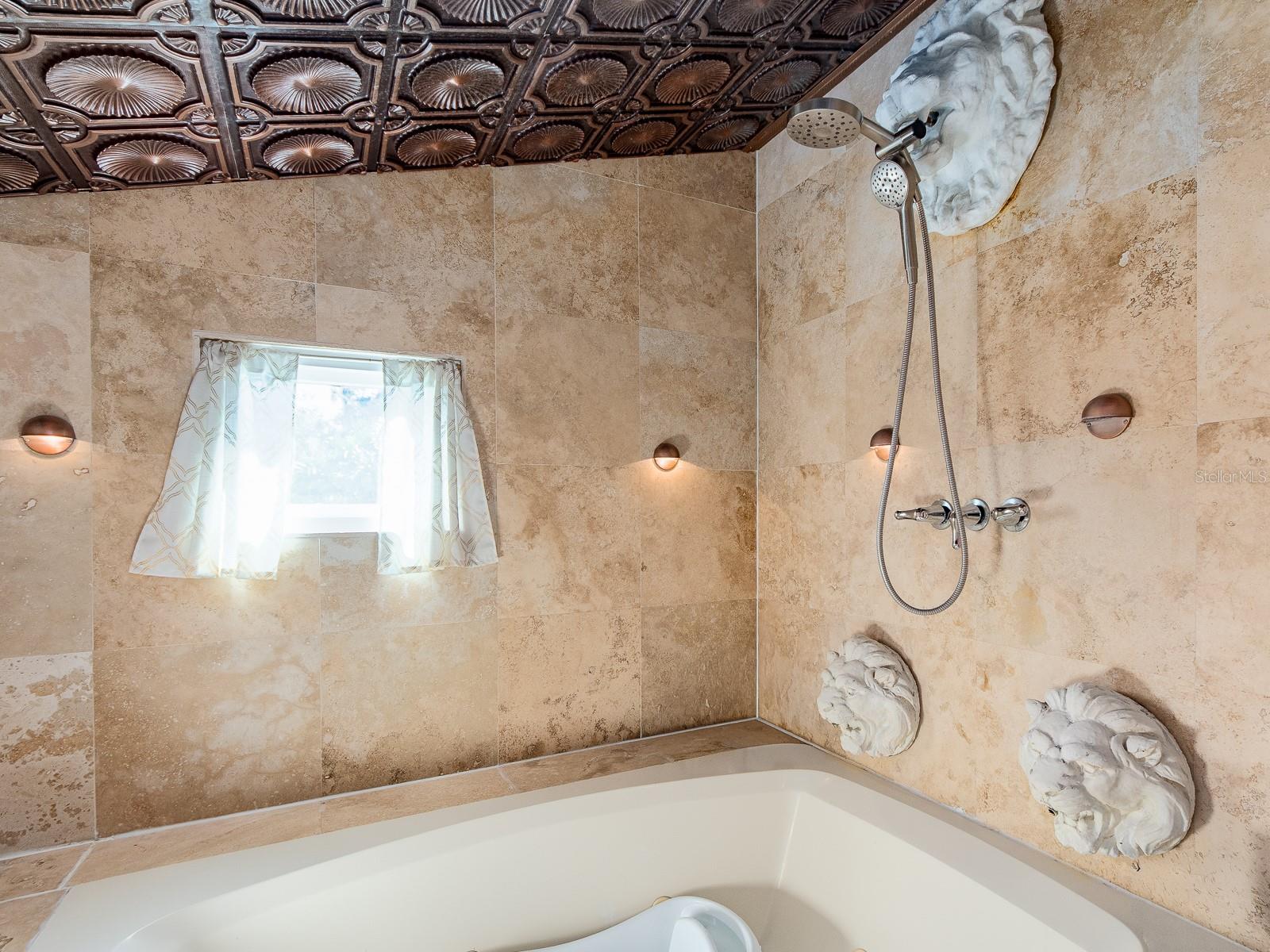 2nd floor jacuzzi garden tub