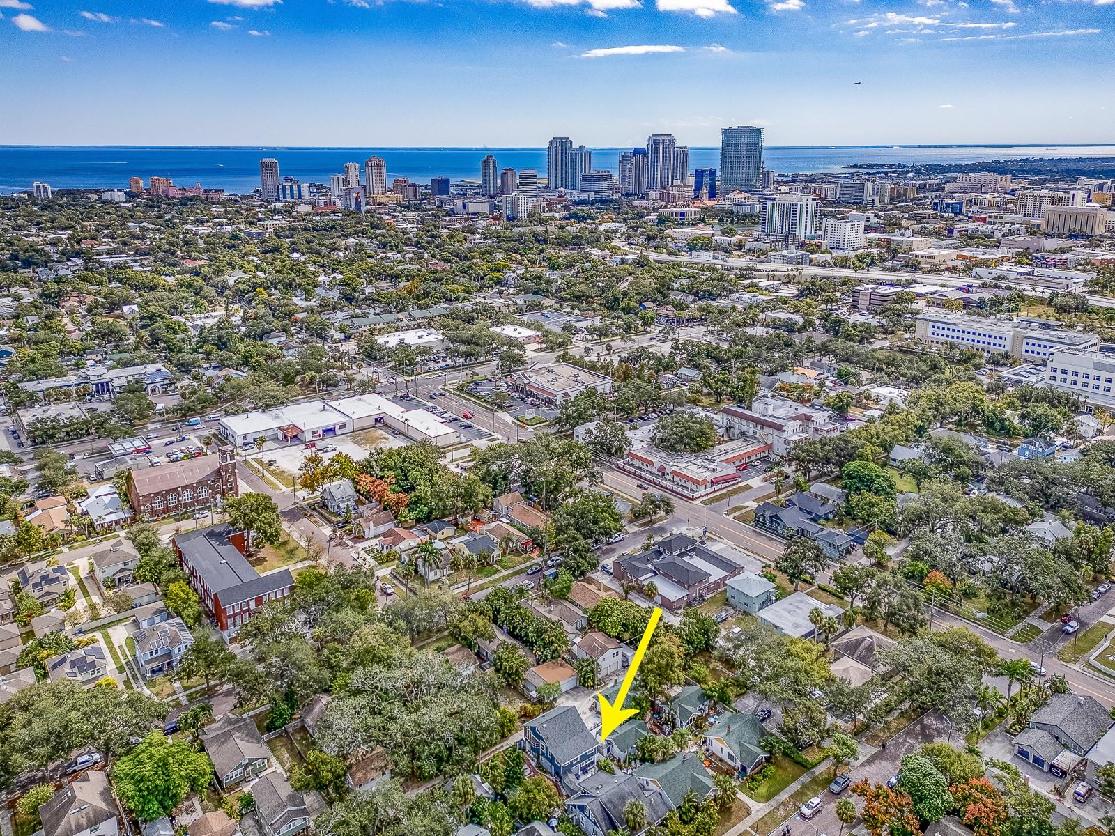 Close to downtown St. Pete