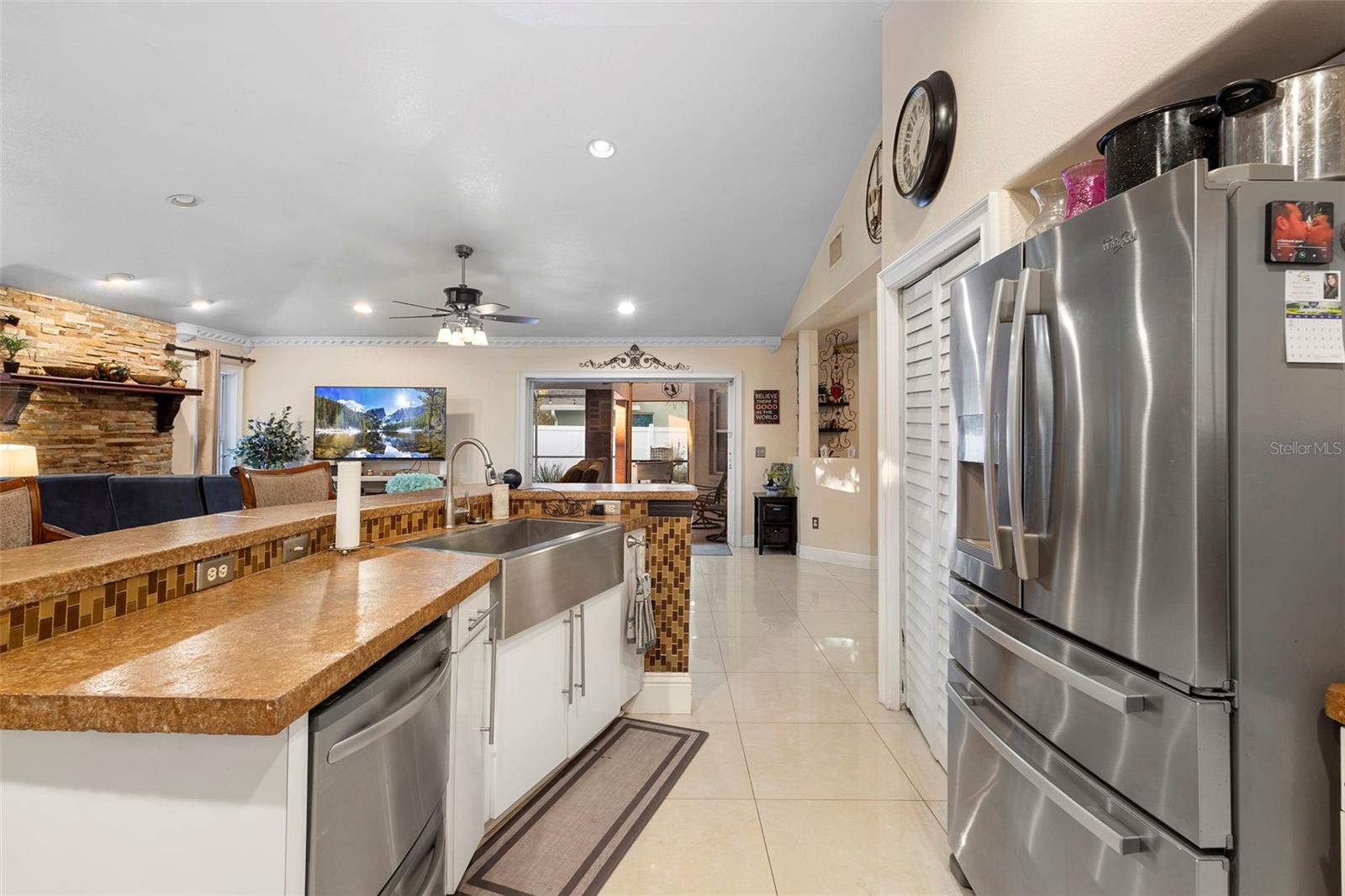 Dishwasher/Fridge Kitchen