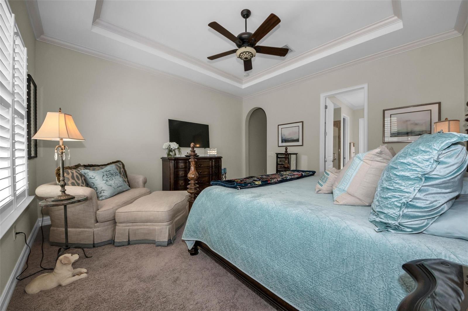 Private Primary Suite - Trey Ceiling