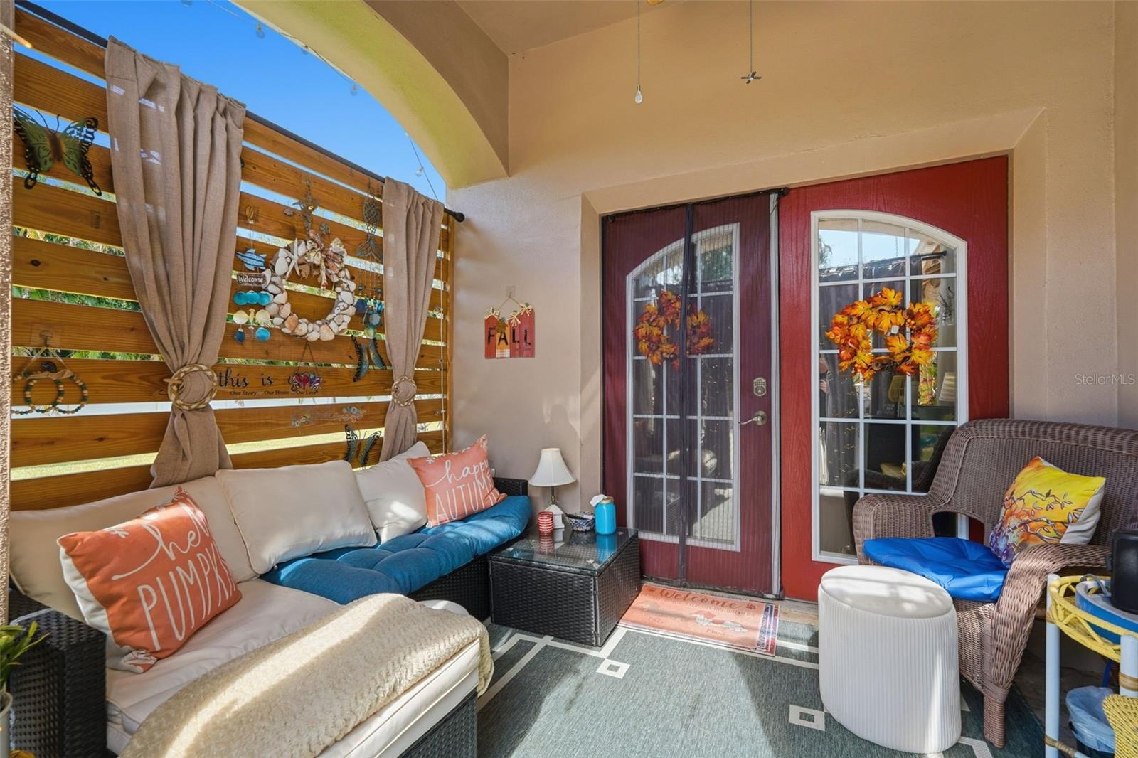 Porch off of eat in area.