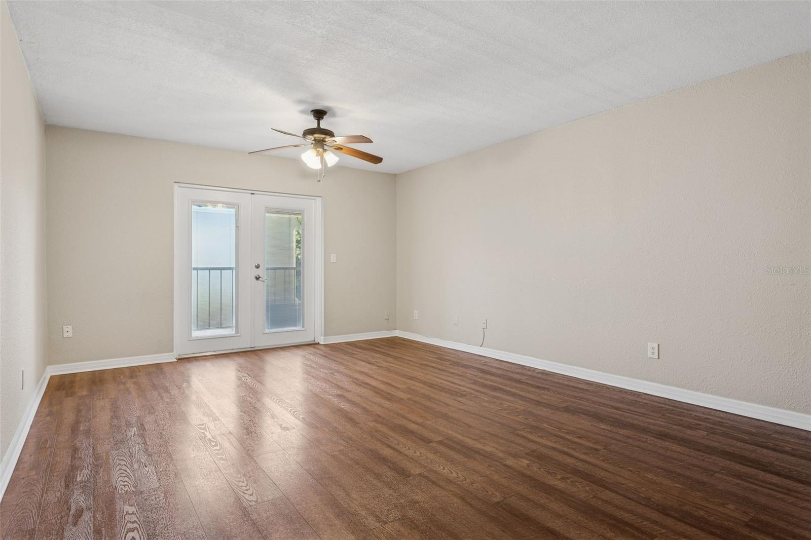 Living room/dining room combo