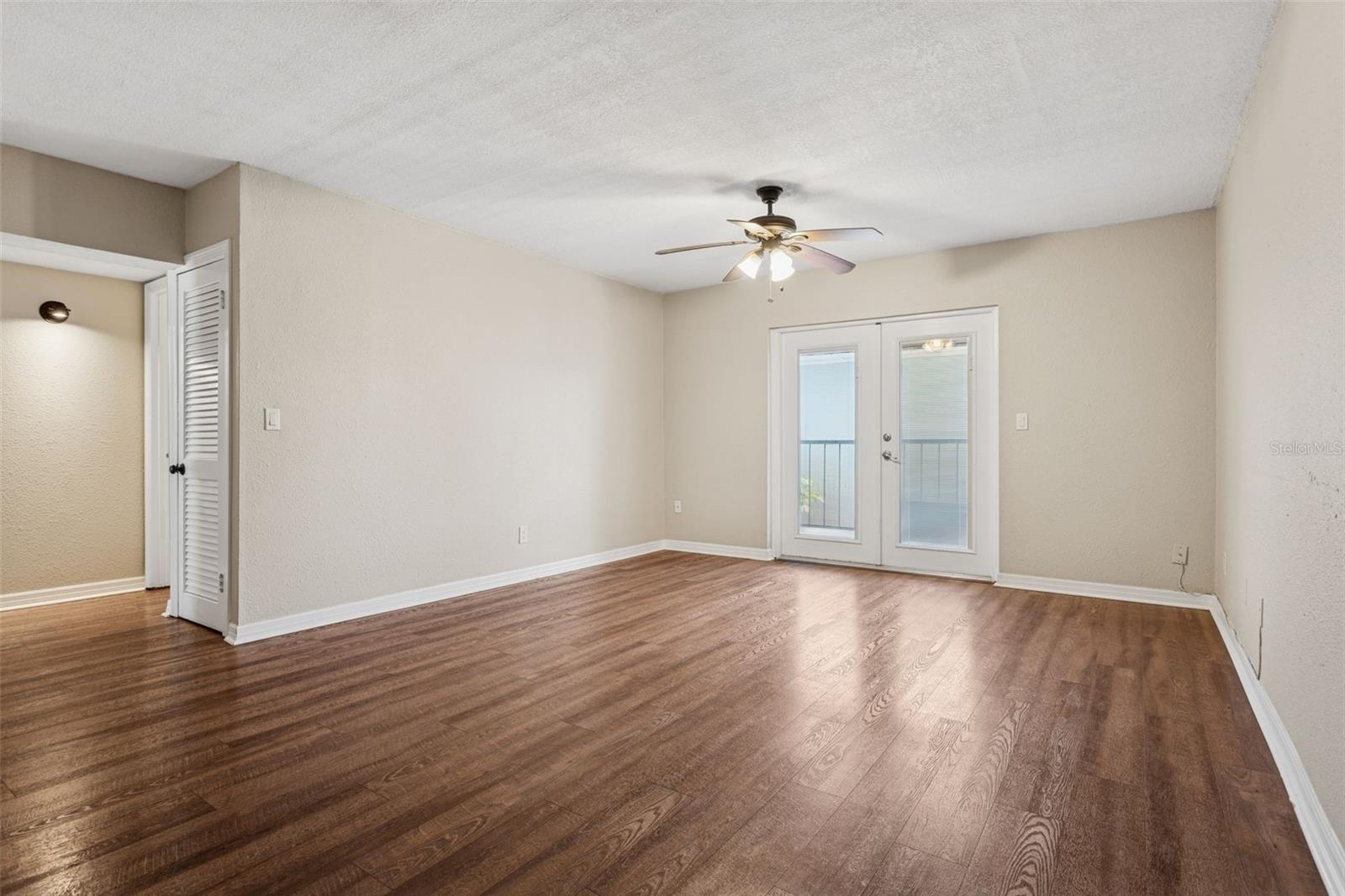 Living room/dining room combo