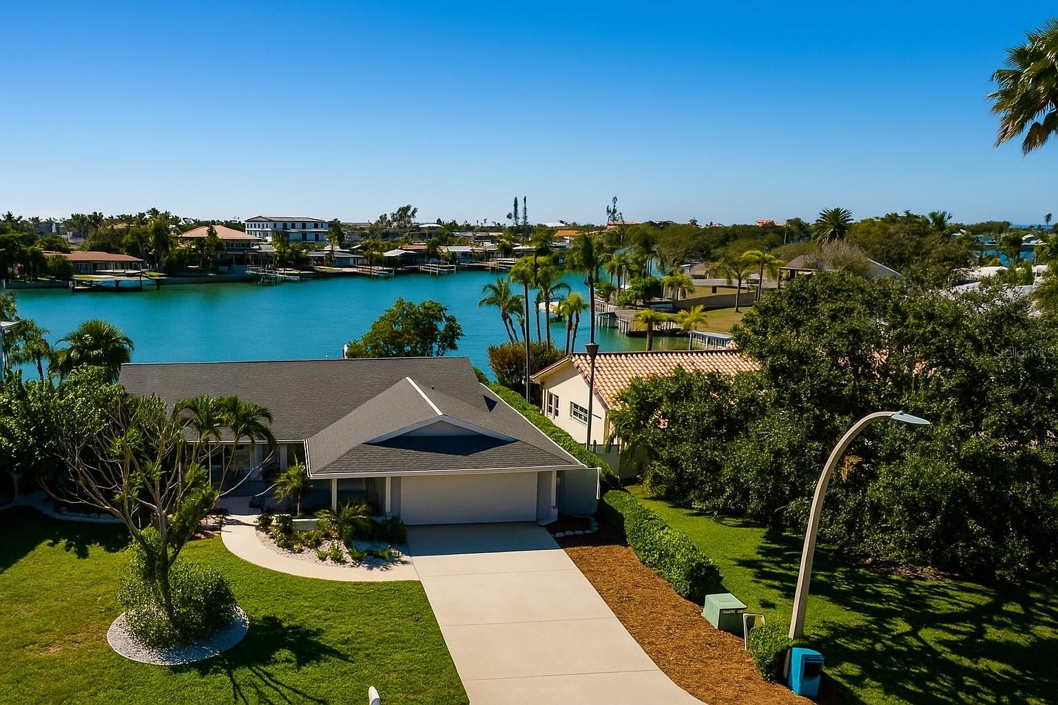 Fabulous waterfront living!