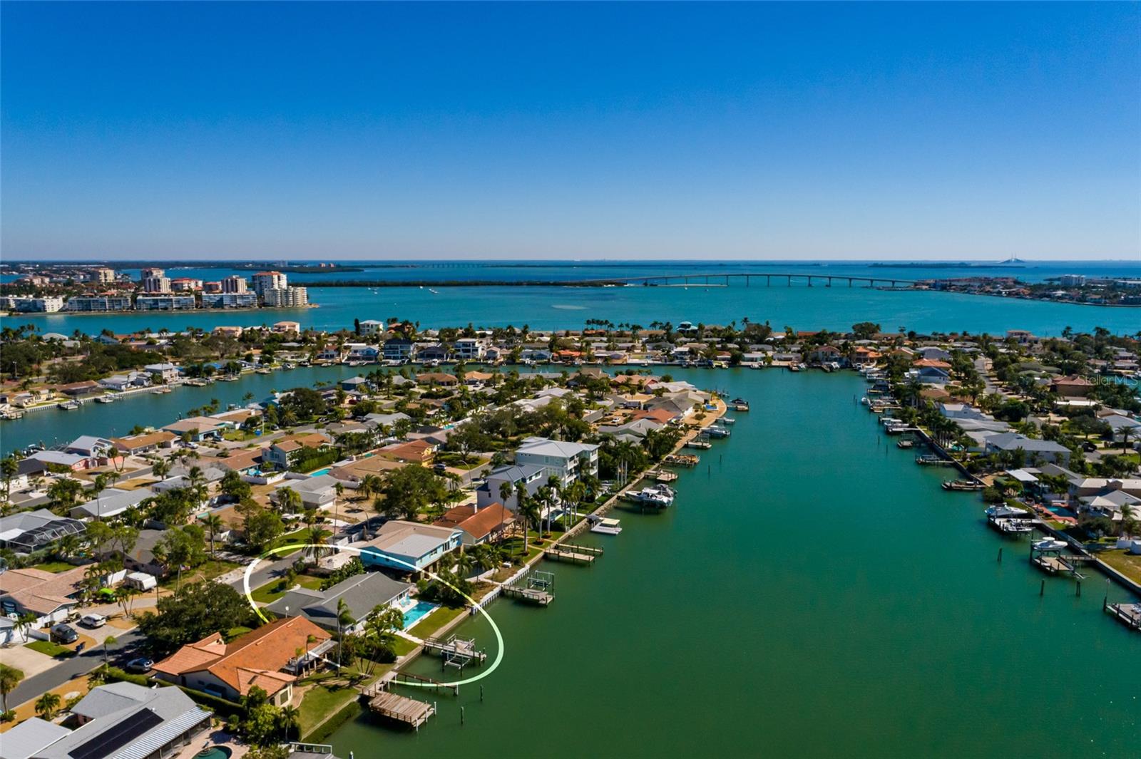 Quick access by the Pinellas Bayway to head to tranquil Ft Desoto Park or Artsy Sarasota
