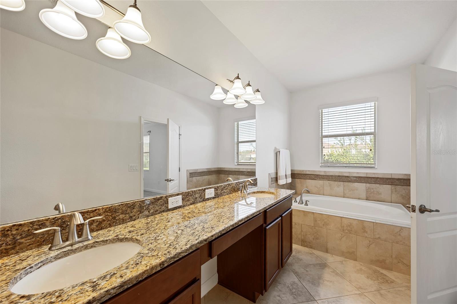 Double sinks in primary bath