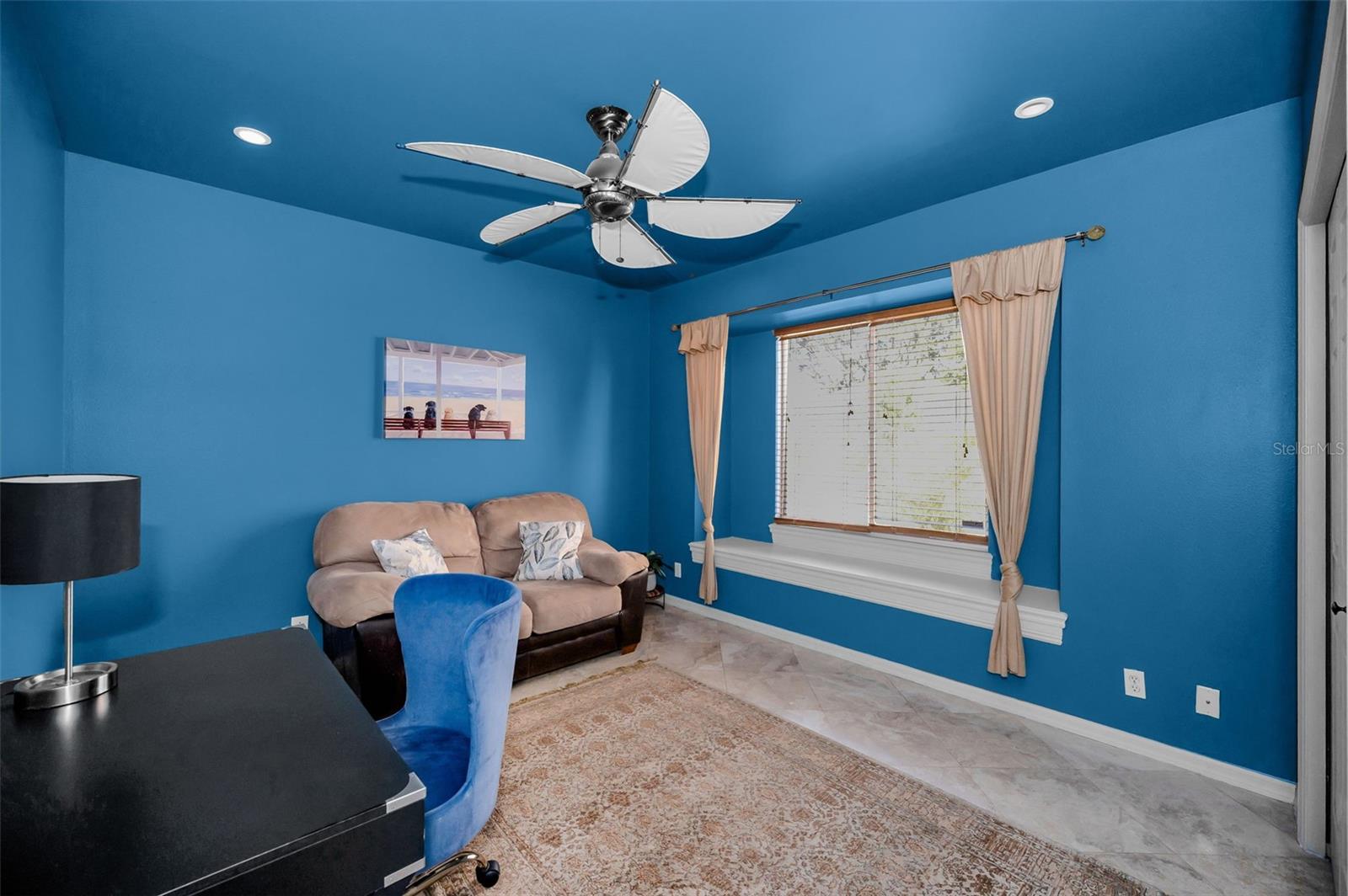 Bedroom 3 w/bay window