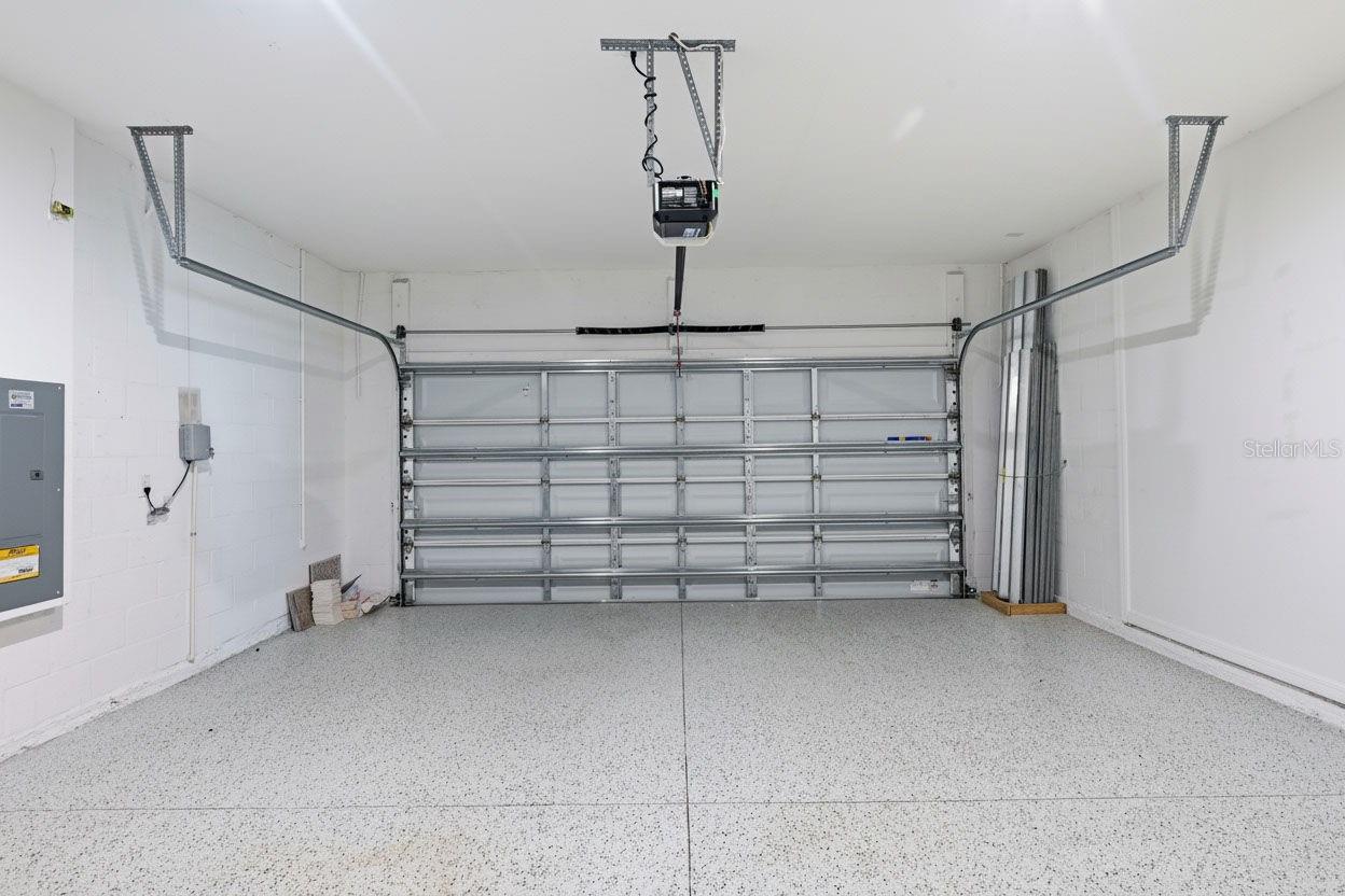 Garage/Hurricane Shutters