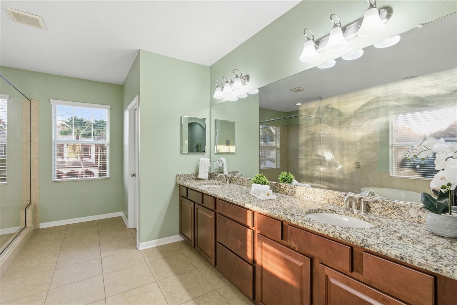 En-suite-Dual Sink Vanity