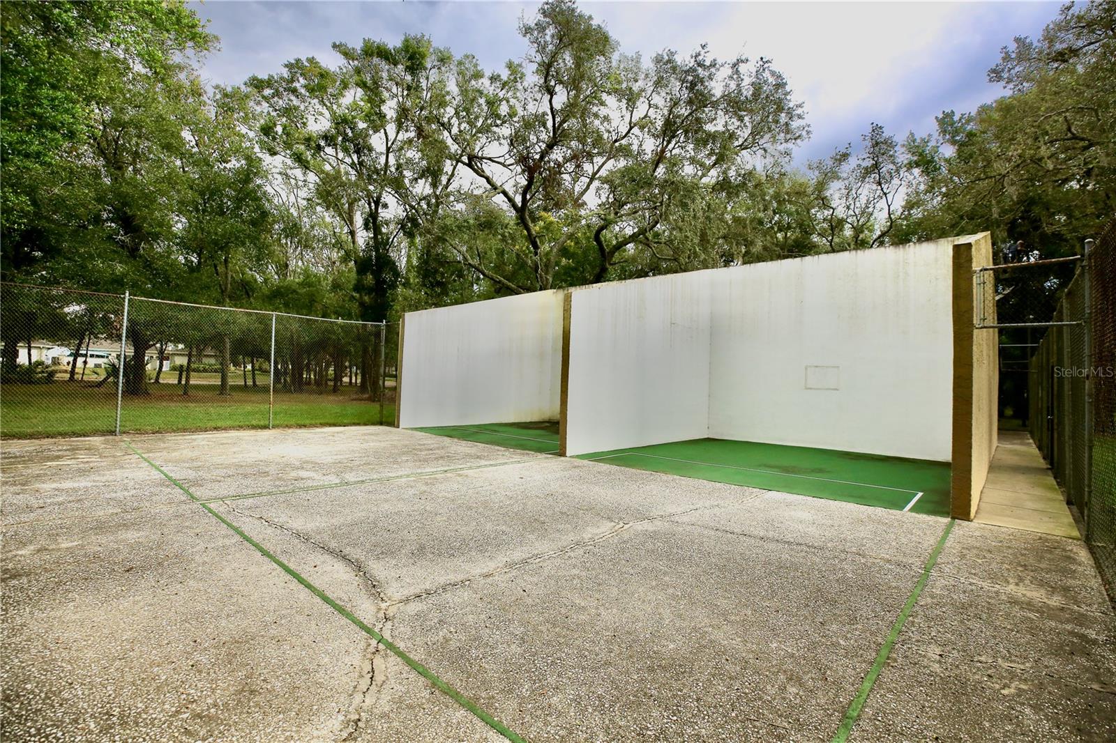 Raquetball courts