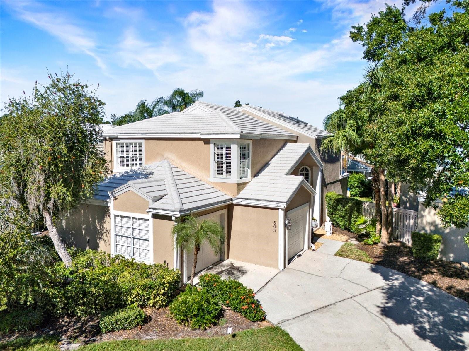 Front - Looks Great from Any Angle!