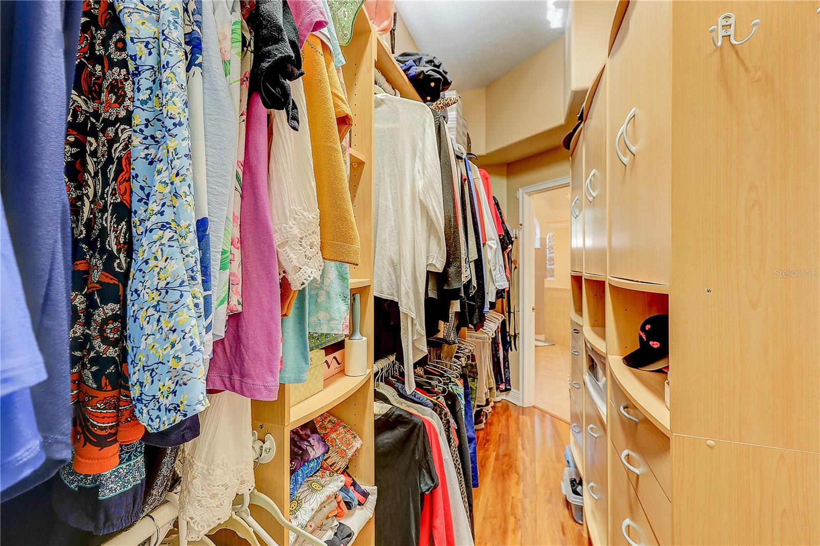 califonia closet, one of the walk in closets