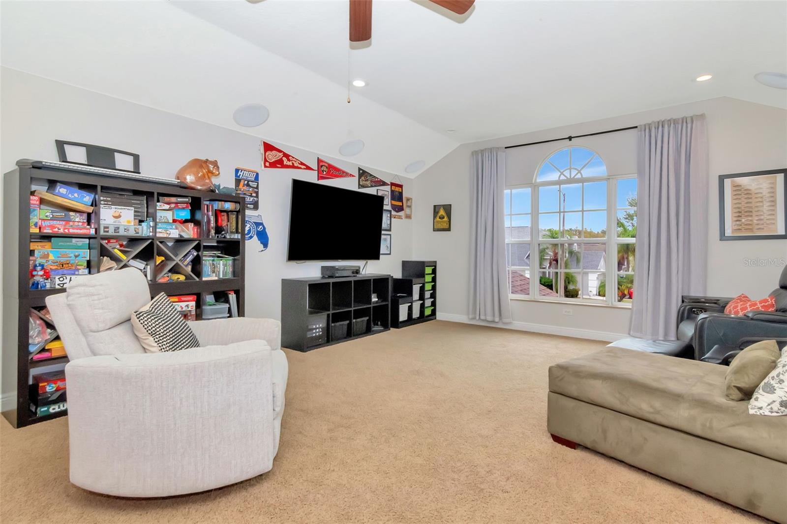 Upper Level Bonus Room