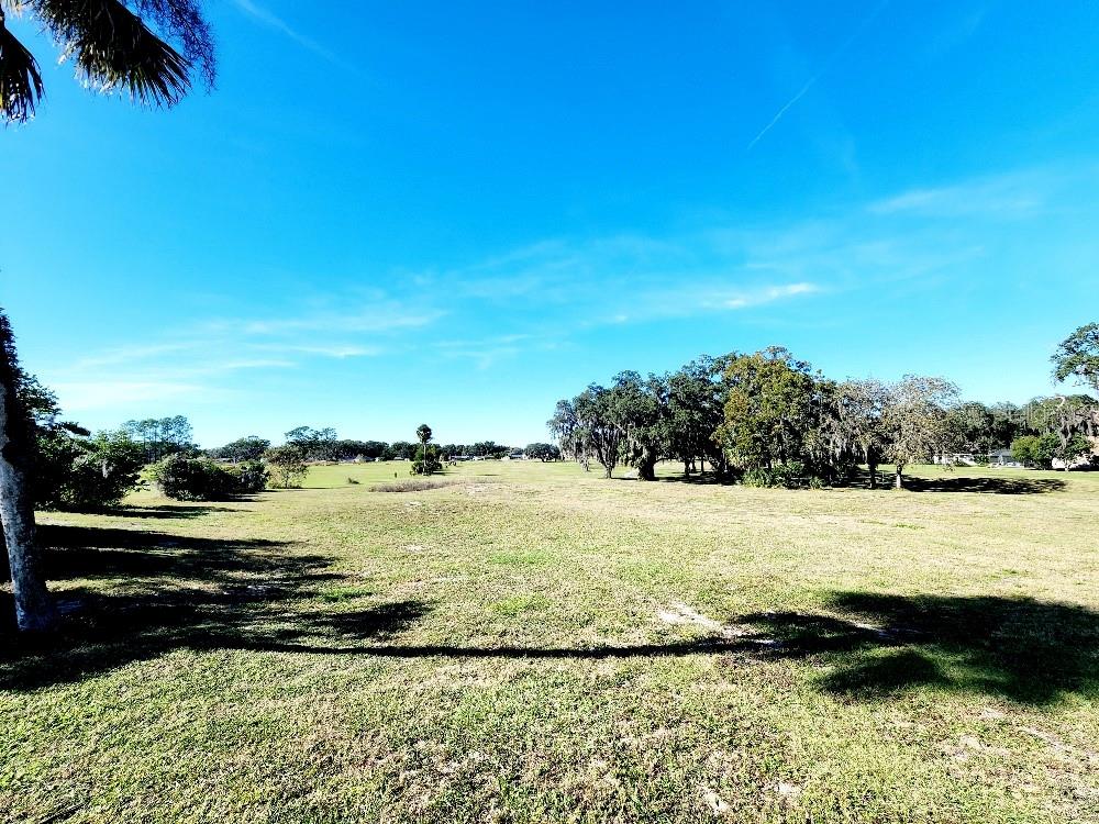 Whispering Oaks Golf & Country Club