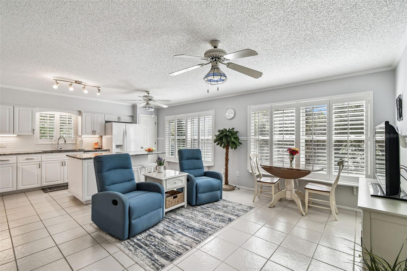 Kitchen/Florida room