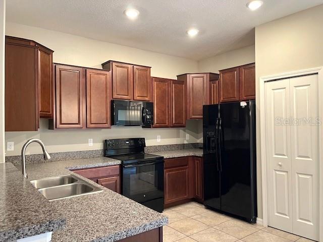 Double Sink with Breakfast Bar.