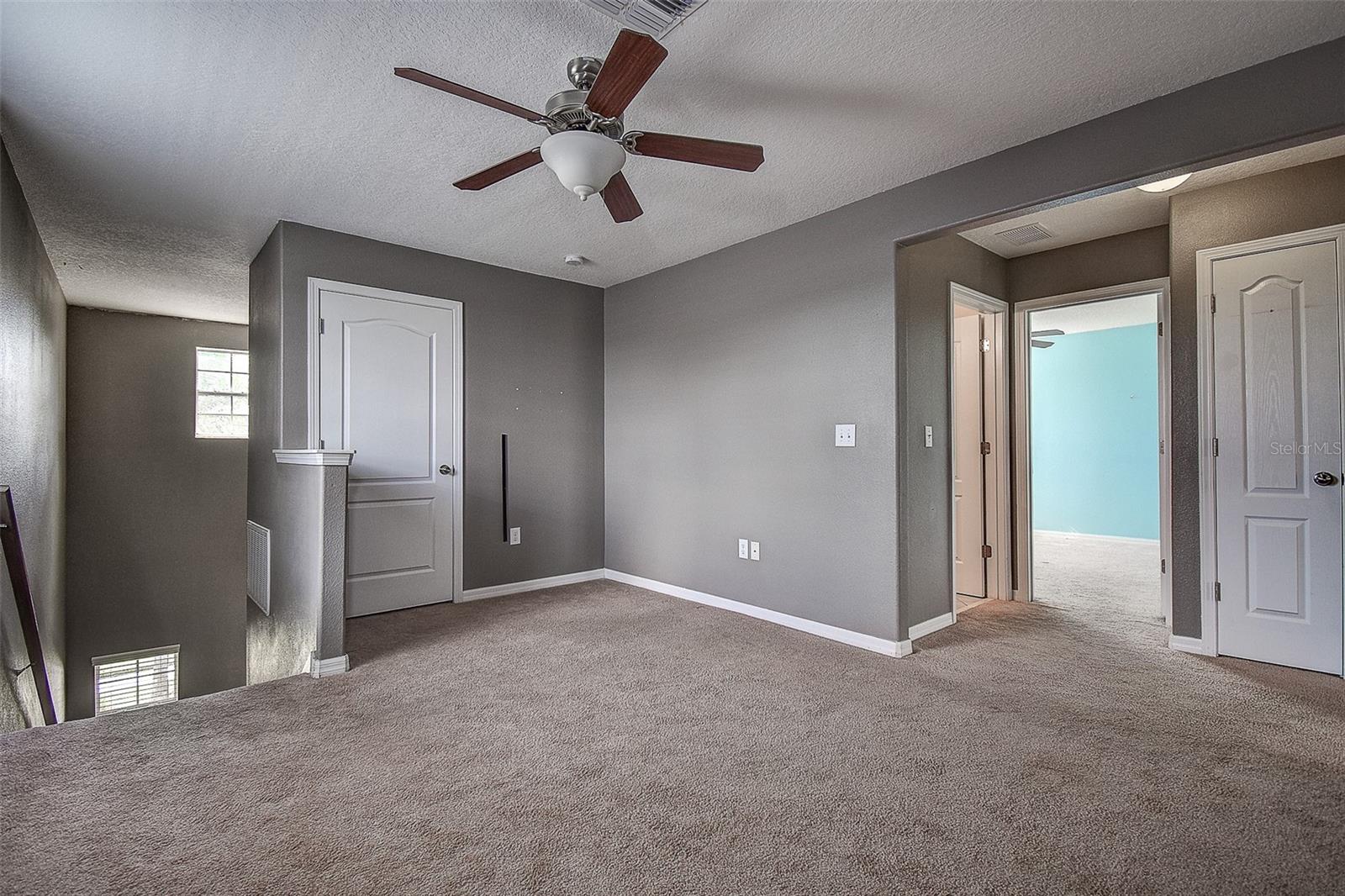 2nd Floor loft/family room