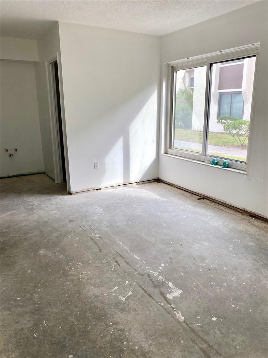 Mstr. BR &walk-in closet