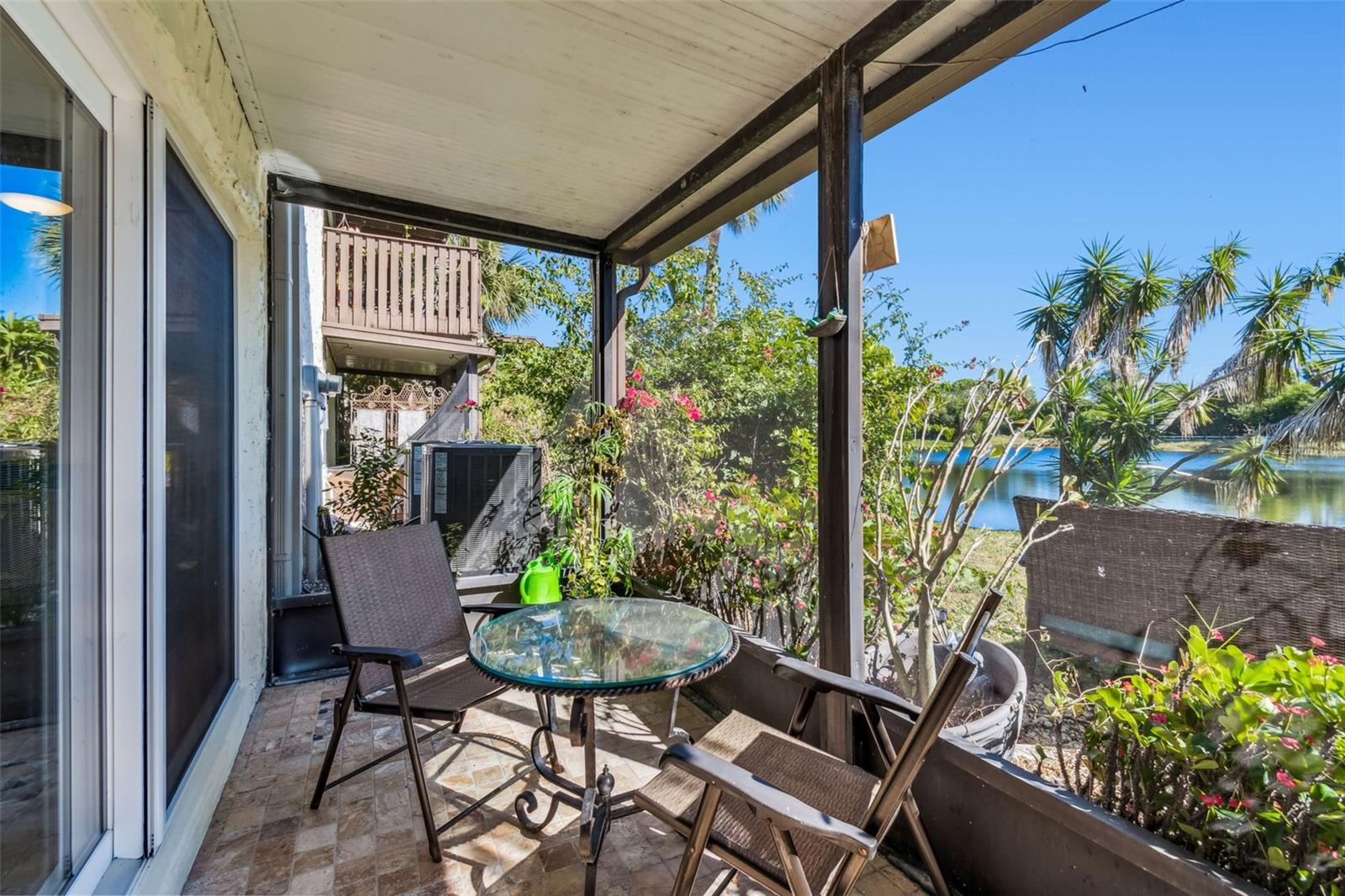 Screened Lanai w/Tile Floor