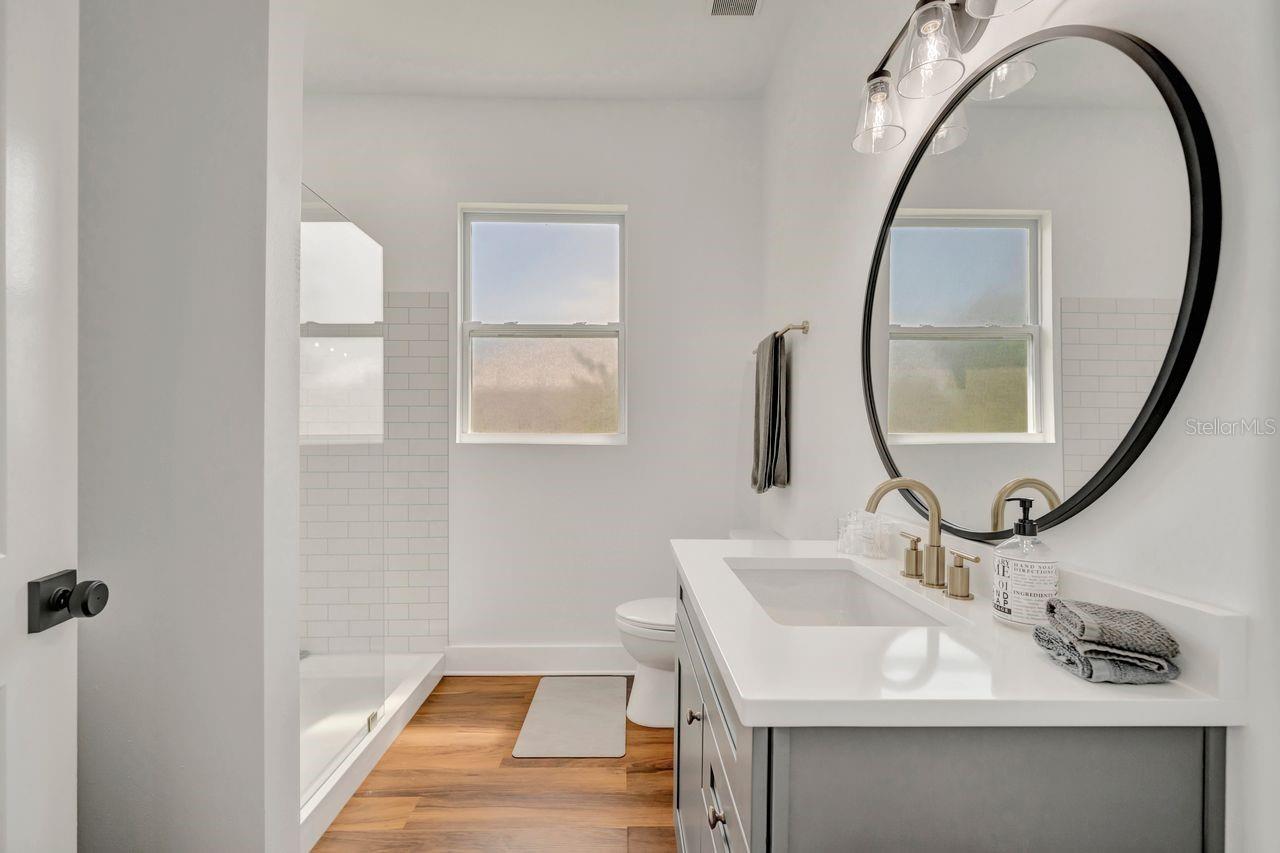 Bedroom 2's ensuite bath