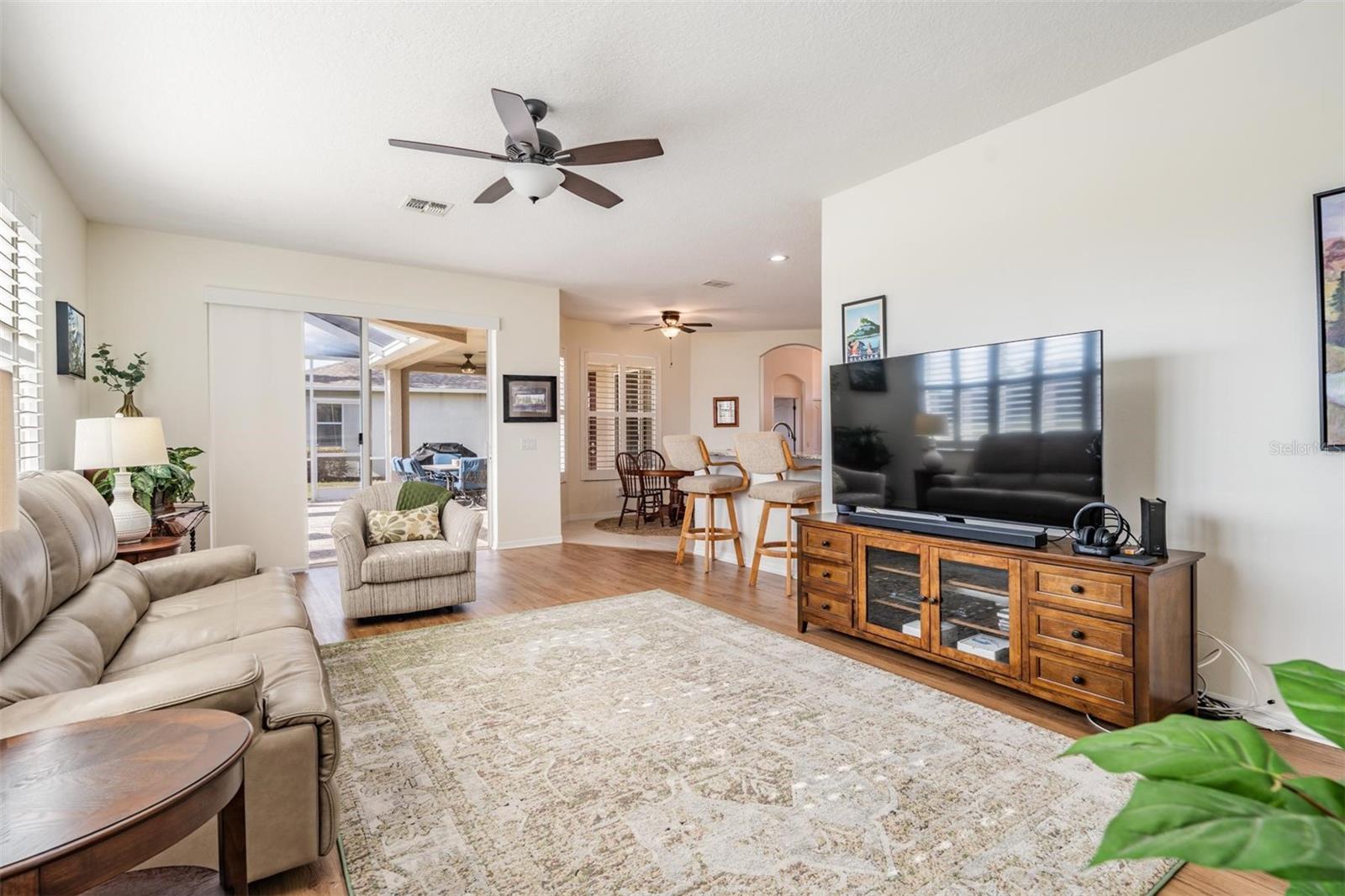 Family room with direct access to lanai